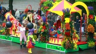 De Flower Parade 2011 werd afgelopen vrijdag vergezeld van een spectaculaire show met dans, zang en...